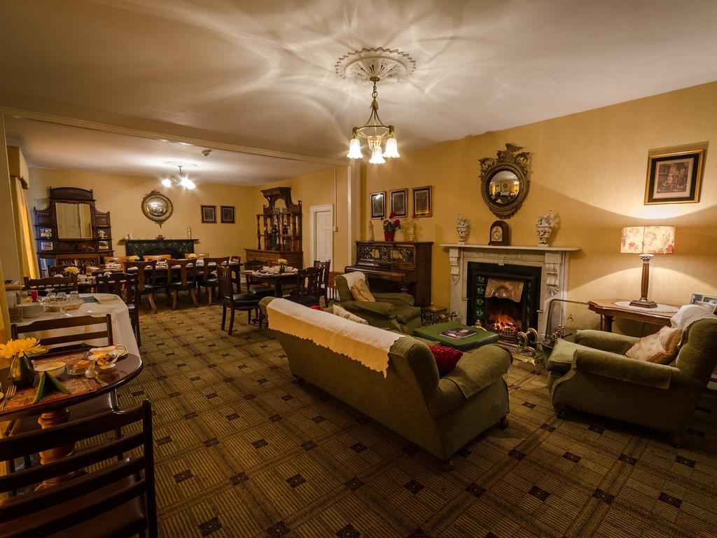 Meath Arms Country Inn Aughrim Eksteriør billede